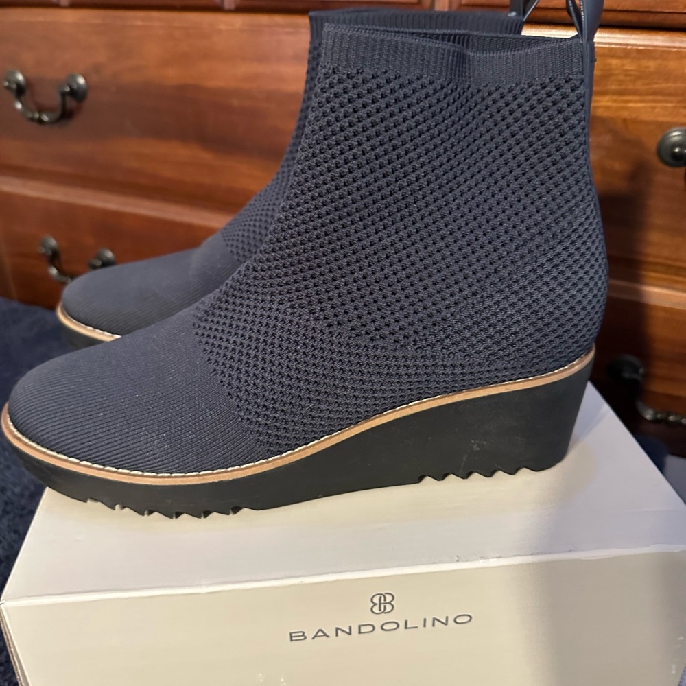 Gently used Bandolino Reissa 2 booties